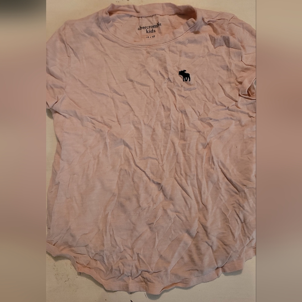 Abercrombie kids Size 11/12 girls. Pink t-shirt.